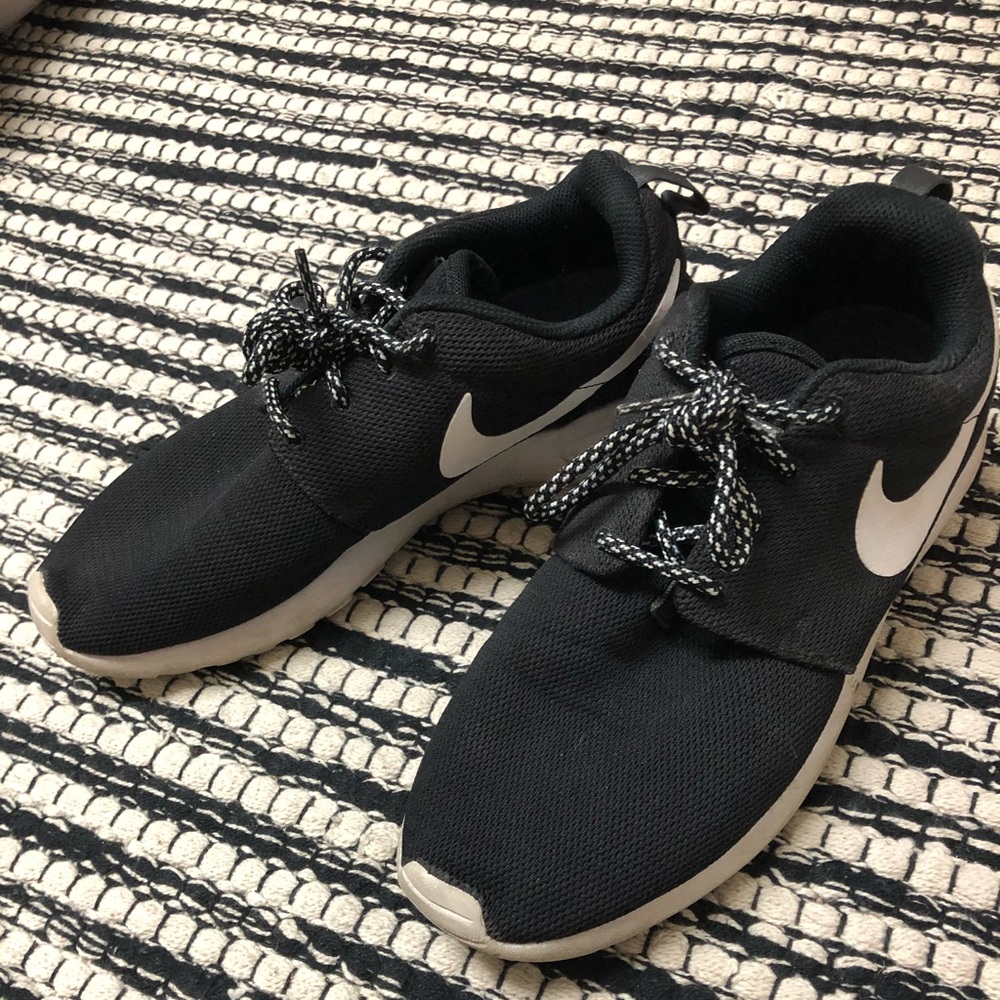 Black Nike tennis shoes!